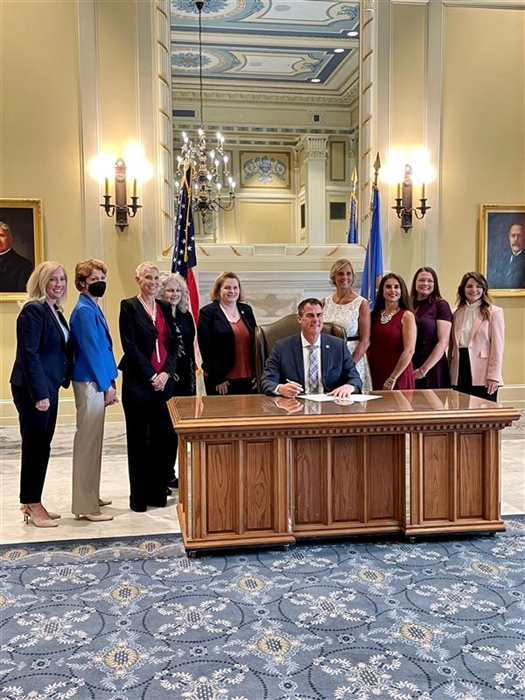 Governor signs domestic violence bill based on OU College of Nursing research