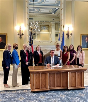 Governor signs domestic violence bill based on OU College of Nursing research